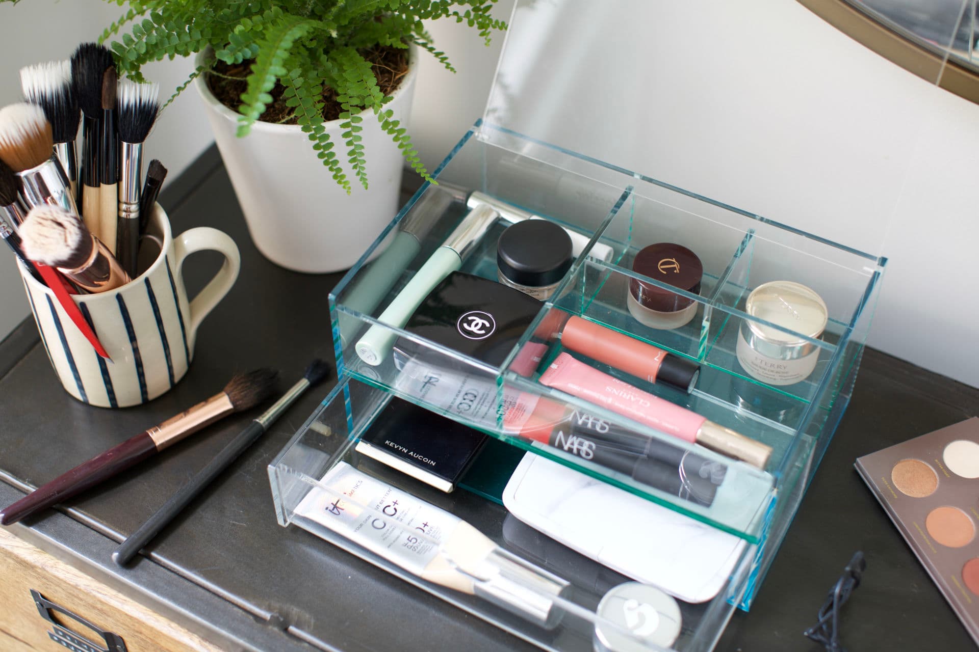 How to Build a Capsule Makeup Collection