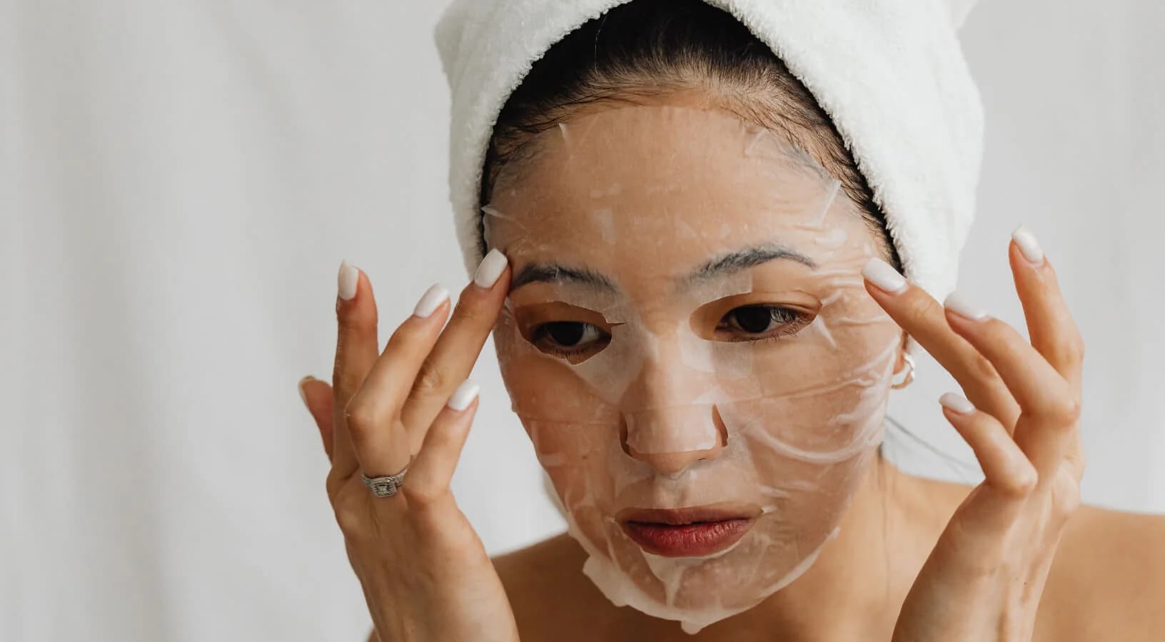 Skincare Routine by Age: What to Use in Your 20s, 30s, 40s & Beyond