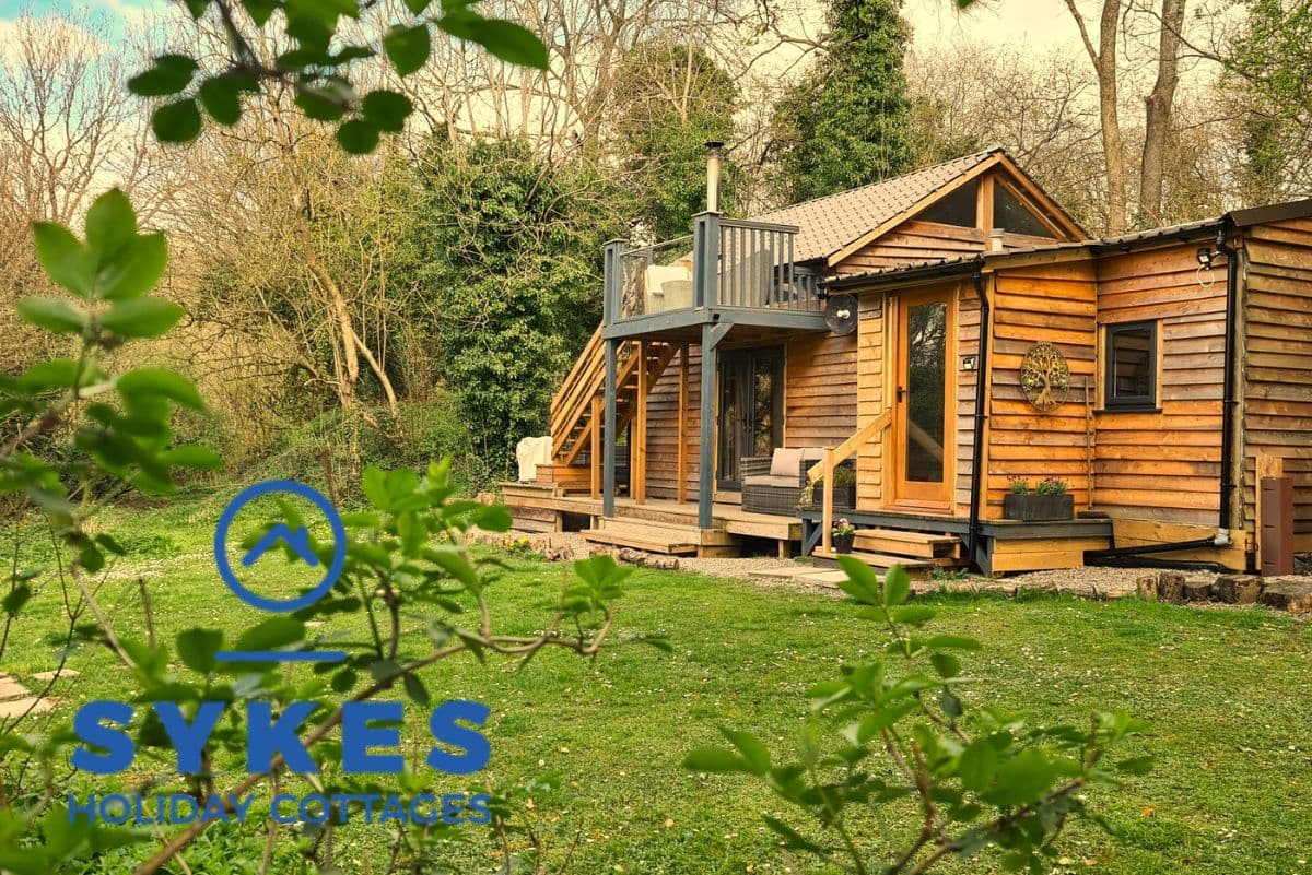 Countryside Escapes: Rustic Cottages, Log Cabins & Glamping — Reconnect with Nature through Sykes Cottages